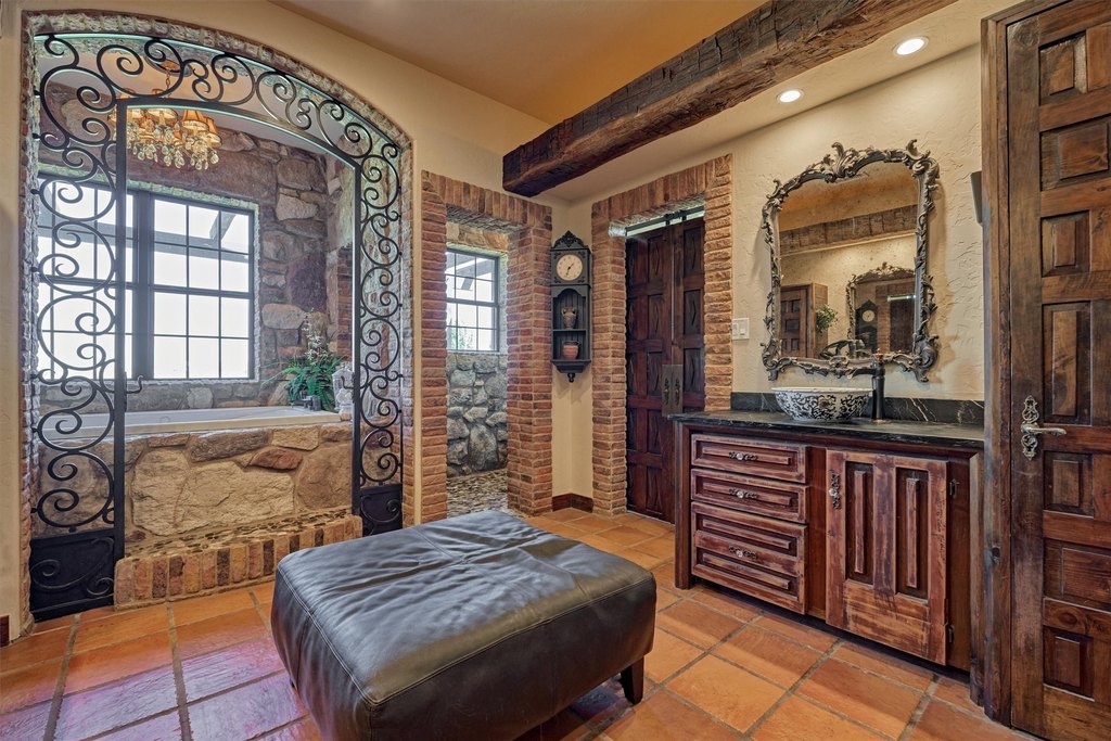 Navasota, Texas, 77868, United States, 4 Bedrooms Bedrooms, ,4 BathroomsBathrooms,Residential,Forsale,1936471