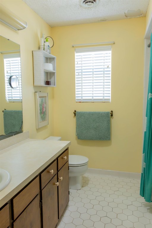 Alligator Point, Florida, 32346, United States, 4 Bedrooms Bedrooms, ,2 BathroomsBathrooms,Residential,Forsale,1919230