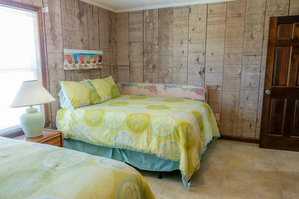 Alligator Point, Florida, 32346, United States, 4 Bedrooms Bedrooms, ,2 BathroomsBathrooms,Residential,Forsale,1919230