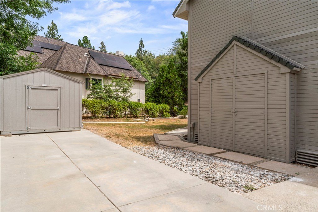 Lake Arrowhead, California, 92352, United States, 3 Bedrooms Bedrooms, ,2 BathroomsBathrooms,Residential,Forsale,1934030