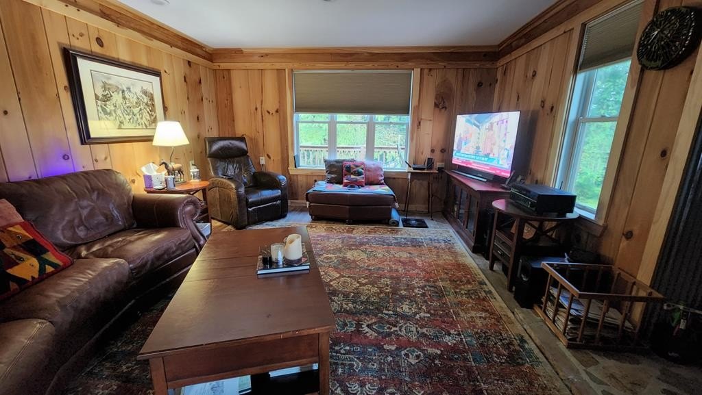 Allardt, Tennessee, 38504, United States, 2 Bedrooms Bedrooms, ,2 BathroomsBathrooms,Residential,Forsale,1929838