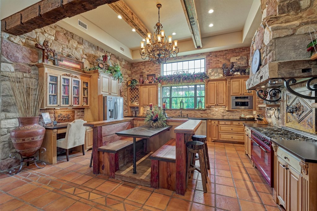 Navasota, Texas, 77868, United States, 4 Bedrooms Bedrooms, ,4 BathroomsBathrooms,Residential,Forsale,1936471