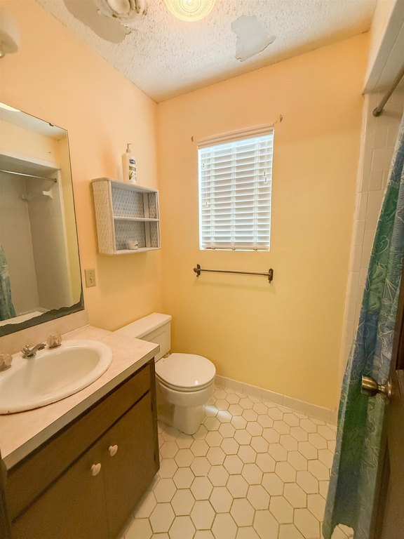 Alligator Point, Florida, 32346, United States, 4 Bedrooms Bedrooms, ,2 BathroomsBathrooms,Residential,Forsale,1919230