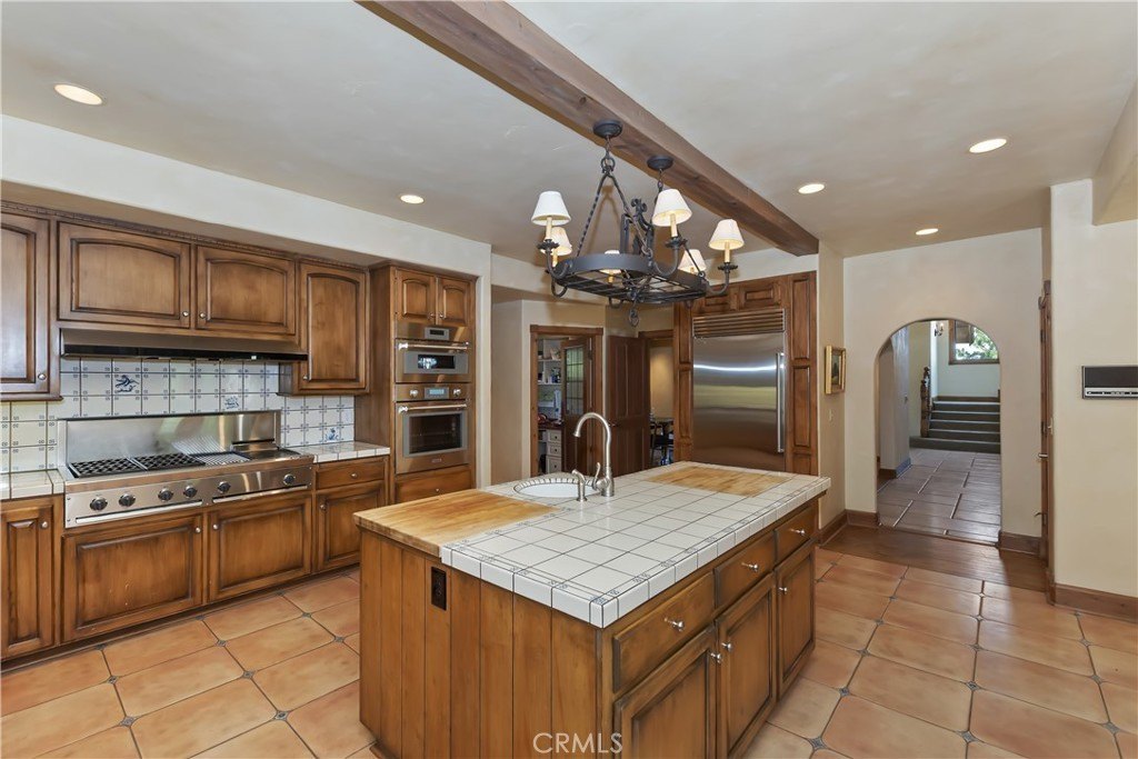 Lake Arrowhead, California, 92352, United States, 4 Bedrooms Bedrooms, ,4.5 BathroomsBathrooms,Residential,Forsale,1934021