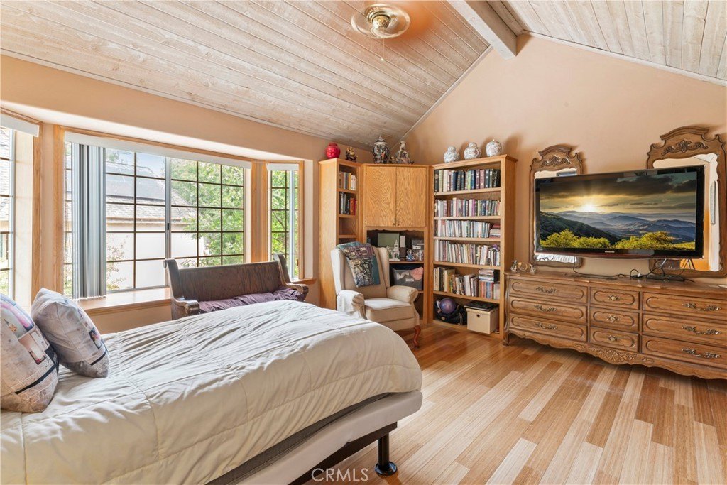 Lake Arrowhead, California, 92352, United States, 3 Bedrooms Bedrooms, ,2 BathroomsBathrooms,Residential,Forsale,1934030
