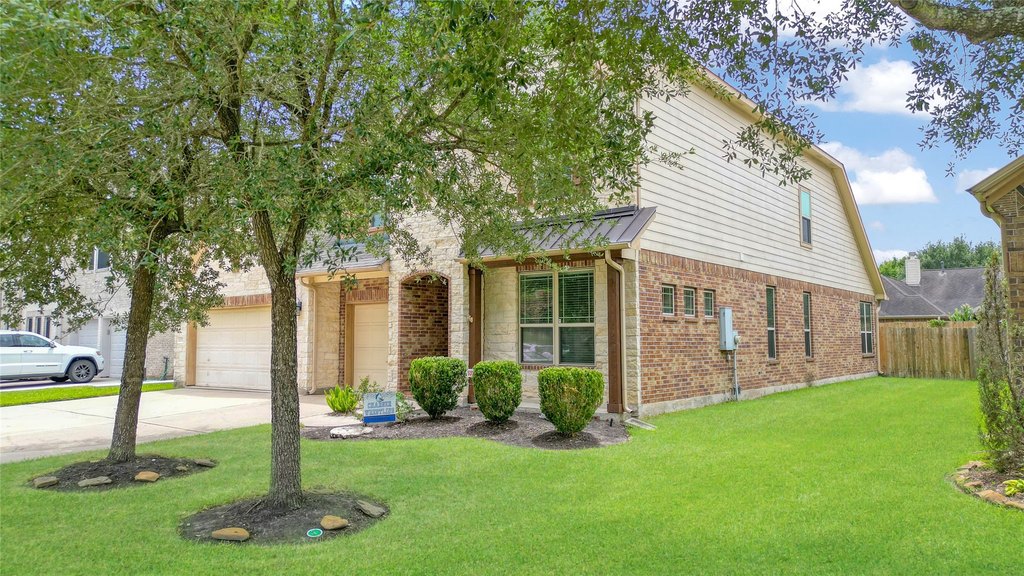 Friendswood, Texas, 77546, United States, 4 Bedrooms Bedrooms, ,3.5 BathroomsBathrooms,Residential,Forsale,1953108