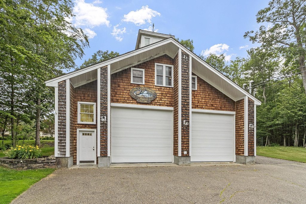 Meredith, New Hampshire, 03253, United States, 7 Bedrooms Bedrooms, ,6.5 BathroomsBathrooms,Residential,Forsale,1941223