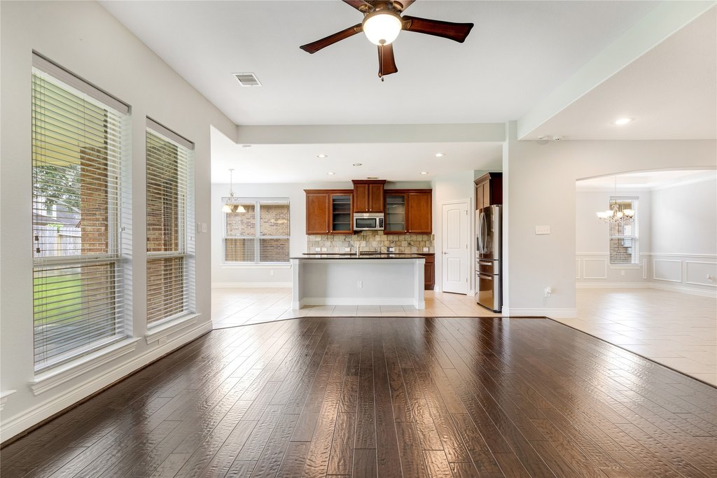 Friendswood, Texas, 77546, United States, 4 Bedrooms Bedrooms, ,3.5 BathroomsBathrooms,Residential,Forsale,1953108