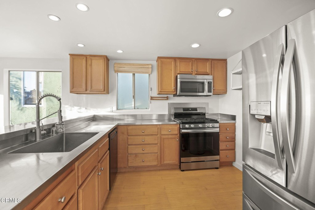 Oxnard, California, 93035, United States, 3 Bedrooms Bedrooms, ,3 BathroomsBathrooms,Residential,Forsale,1985942