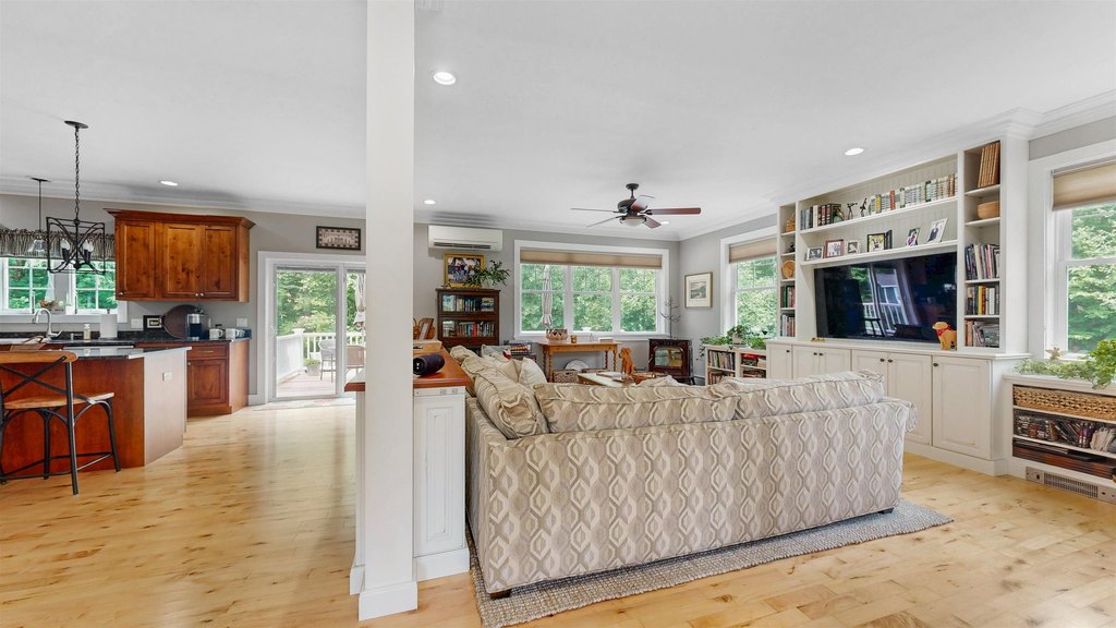 Milton, Vermont, 05468, United States, 3 Bedrooms Bedrooms, ,2.5 BathroomsBathrooms,Residential,Forsale,1953146