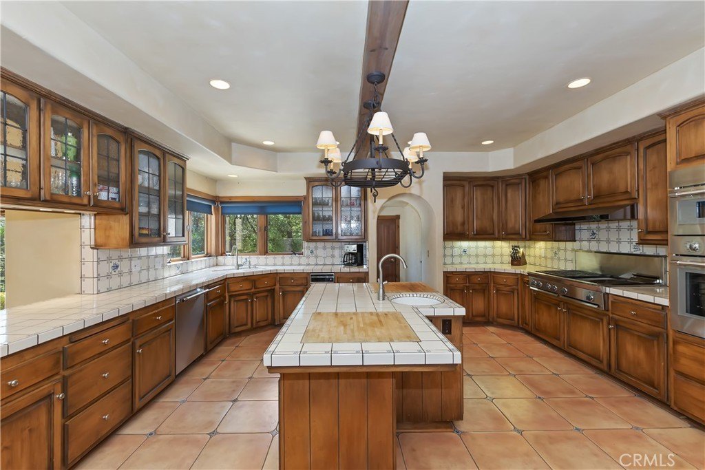 Lake Arrowhead, California, 92352, United States, 4 Bedrooms Bedrooms, ,4.5 BathroomsBathrooms,Residential,Forsale,1934021