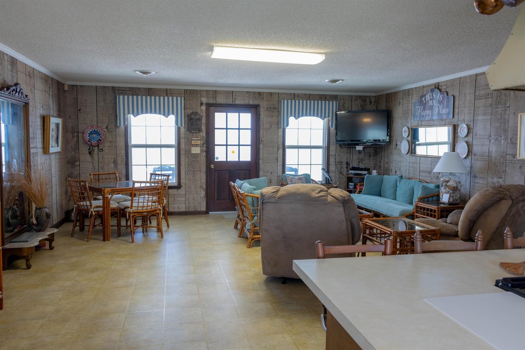 Alligator Point, Florida, 32346, United States, 4 Bedrooms Bedrooms, ,2 BathroomsBathrooms,Residential,Forsale,1919230