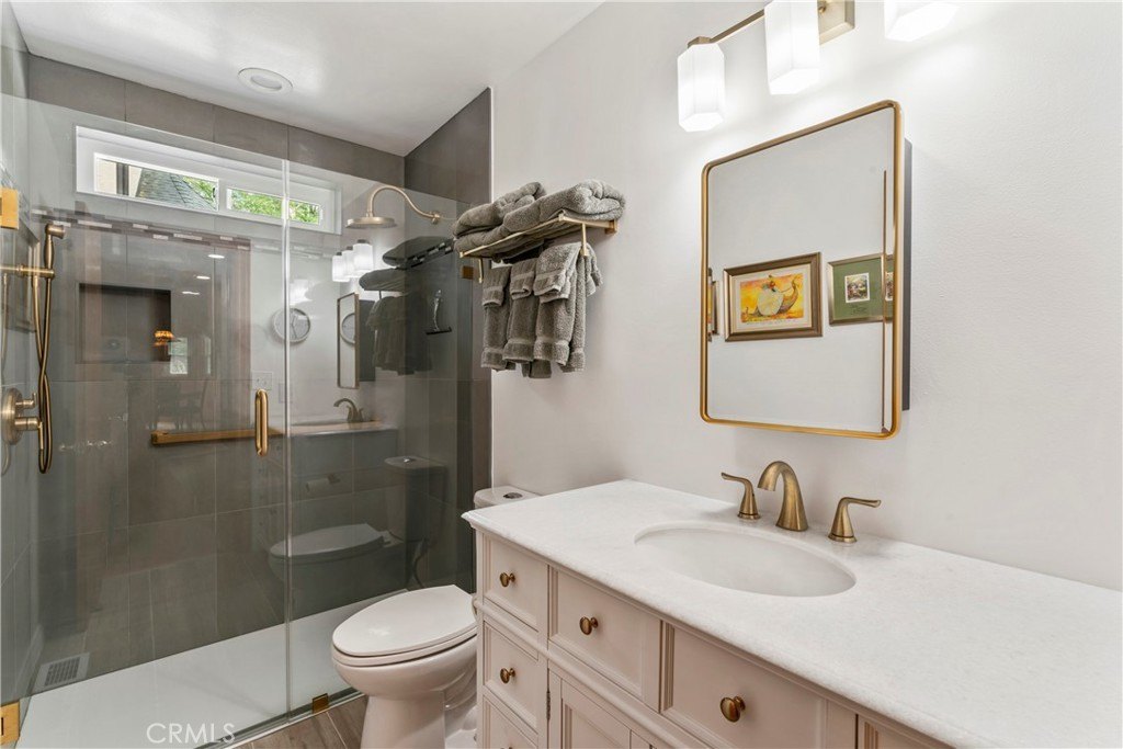 Lake Arrowhead, California, 92352, United States, 3 Bedrooms Bedrooms, ,2 BathroomsBathrooms,Residential,Forsale,1934030