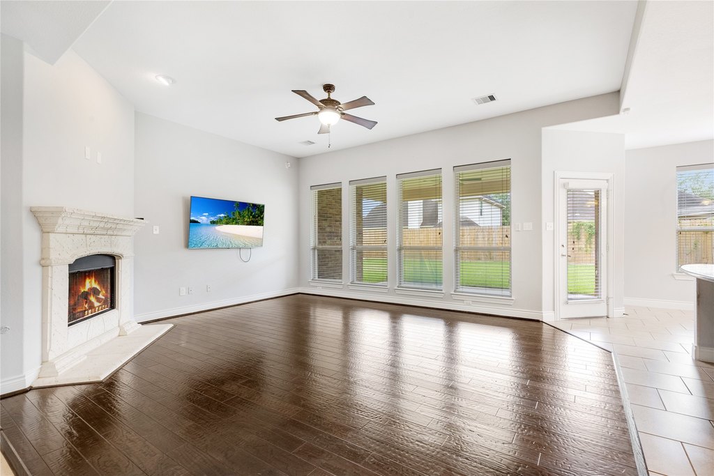 Friendswood, Texas, 77546, United States, 4 Bedrooms Bedrooms, ,3.5 BathroomsBathrooms,Residential,Forsale,1953108
