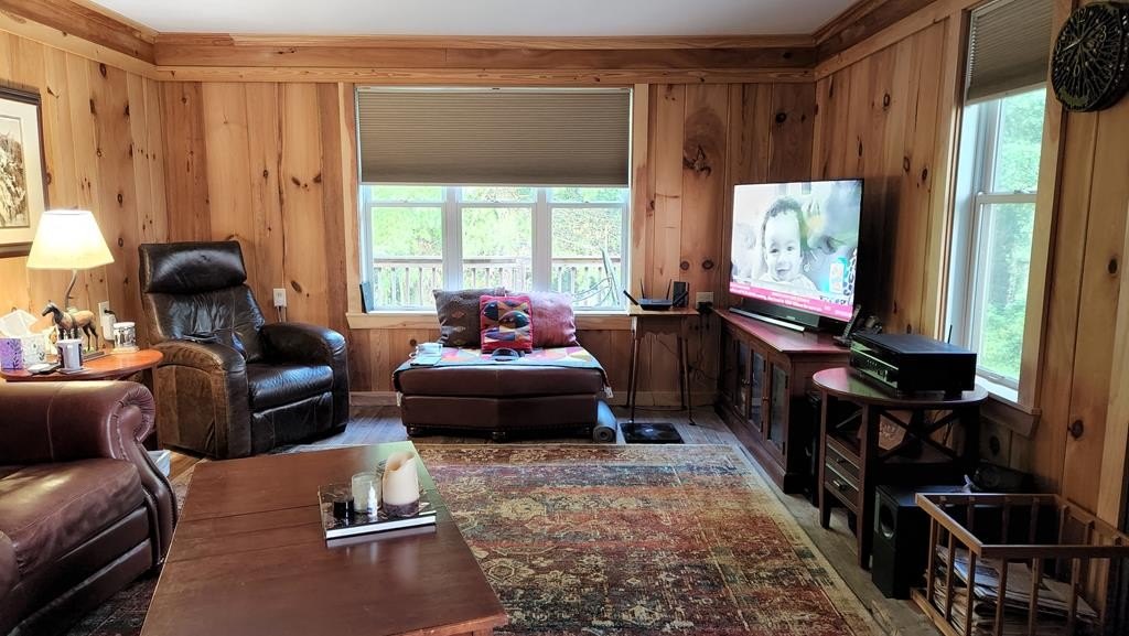 Allardt, Tennessee, 38504, United States, 2 Bedrooms Bedrooms, ,2 BathroomsBathrooms,Residential,Forsale,1929838