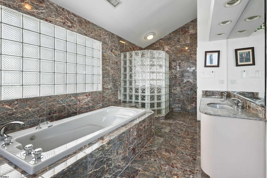 Ocean City, New Jersey, 08226, United States, 4 Bedrooms Bedrooms, ,5.5 BathroomsBathrooms,Residential,Forsale,2004114