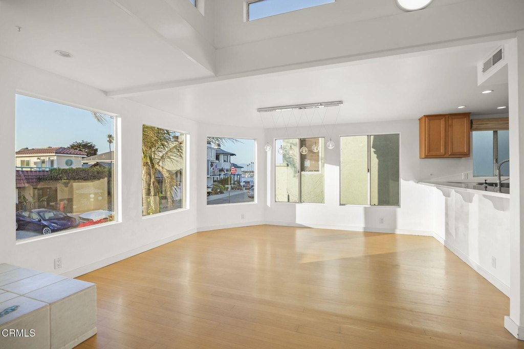 Oxnard, California, 93035, United States, 3 Bedrooms Bedrooms, ,3 BathroomsBathrooms,Residential,Forsale,1985942