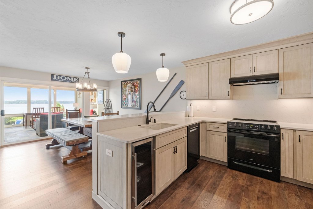 Moultonborough, New Hampshire, 03254, United States, 4 Bedrooms Bedrooms, ,3 BathroomsBathrooms,Residential,Forsale,1952911