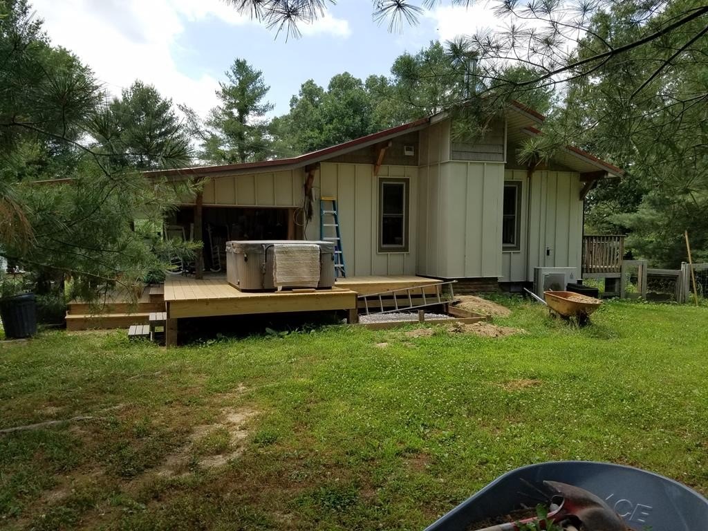 Allardt, Tennessee, 38504, United States, 2 Bedrooms Bedrooms, ,2 BathroomsBathrooms,Residential,Forsale,1929838