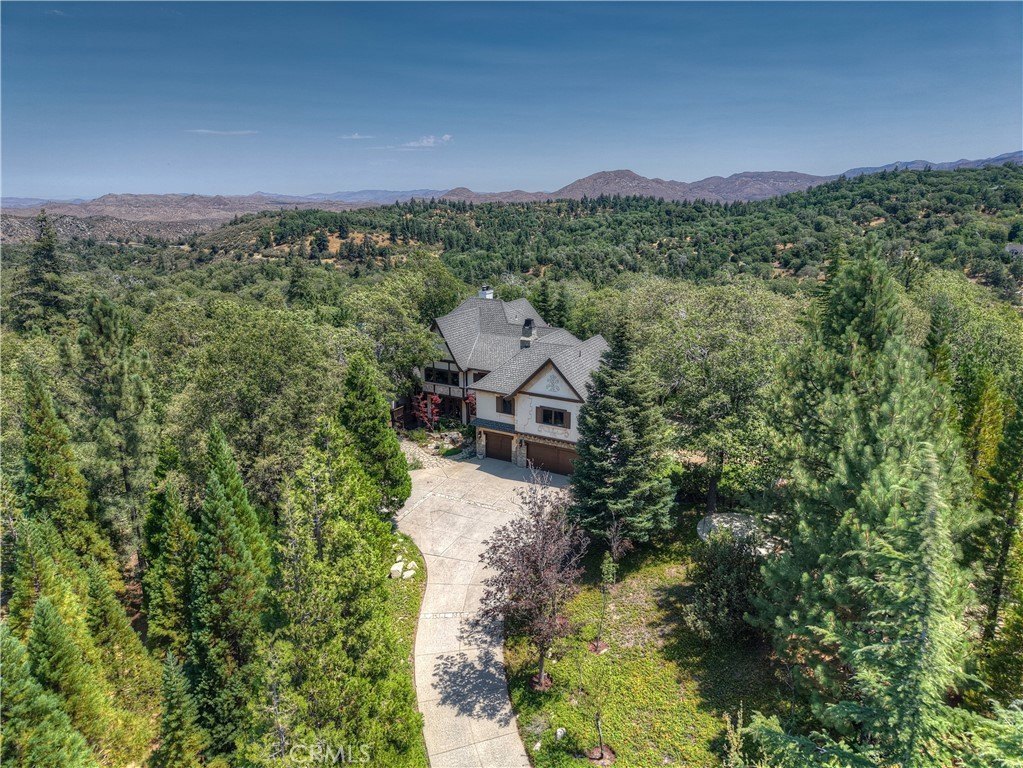 Lake Arrowhead, California, 92352, United States, 4 Bedrooms Bedrooms, ,4.5 BathroomsBathrooms,Residential,Forsale,1934021