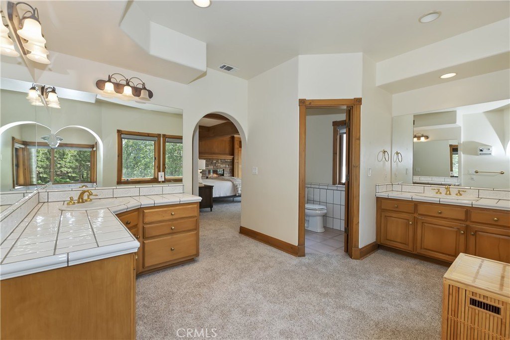 Lake Arrowhead, California, 92352, United States, 4 Bedrooms Bedrooms, ,4.5 BathroomsBathrooms,Residential,Forsale,1934021