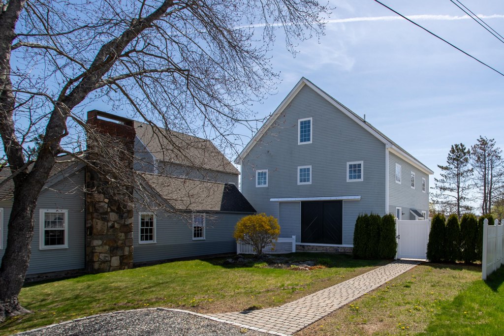 York, Maine, 03909, United States, 5 Bedrooms Bedrooms, ,3.5 BathroomsBathrooms,Residential,Forsale,1934015