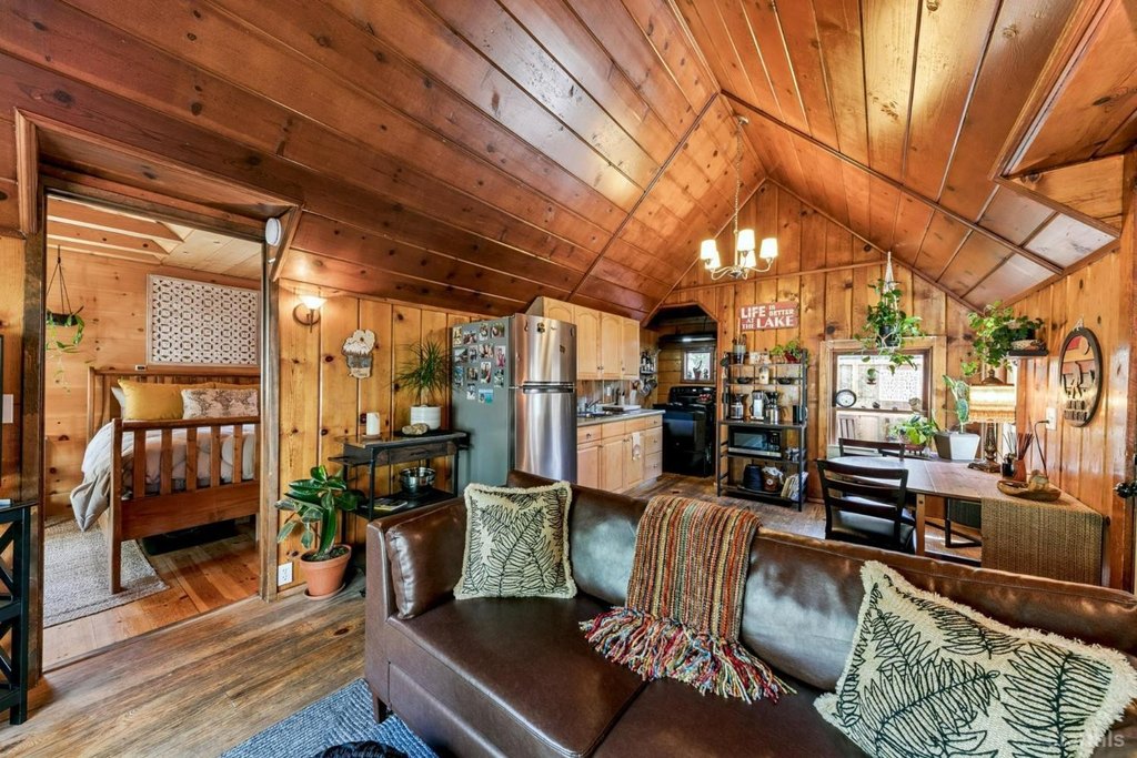 South Lake Tahoe, California, 96150, United States, 1 Bedroom Bedrooms, ,1.5 BathroomsBathrooms,Residential,Forsale,1946029
