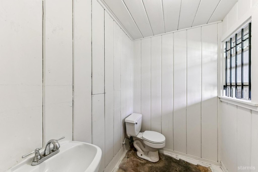 South Lake Tahoe, California, 96150, United States, 1 Bedroom Bedrooms, ,1.5 BathroomsBathrooms,Residential,Forsale,1946029