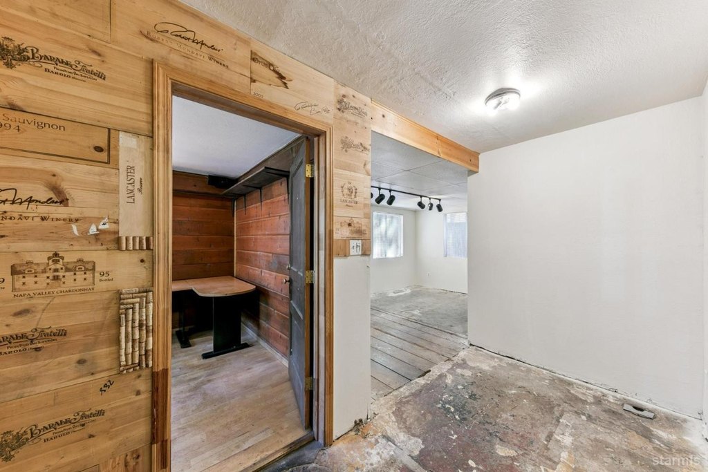 South Lake Tahoe, California, 96150, United States, 1 Bedroom Bedrooms, ,1.5 BathroomsBathrooms,Residential,Forsale,1946029