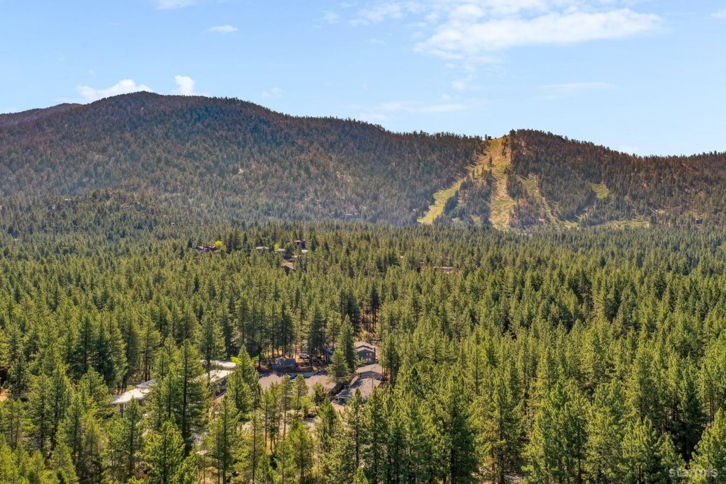 South Lake Tahoe, California, 96150, United States, 1 Bedroom Bedrooms, ,1.5 BathroomsBathrooms,Residential,Forsale,1946029