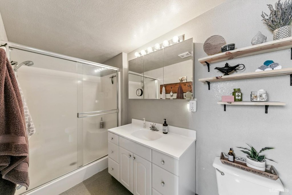 South Lake Tahoe, California, 96150, United States, 1 Bedroom Bedrooms, ,1.5 BathroomsBathrooms,Residential,Forsale,1946029