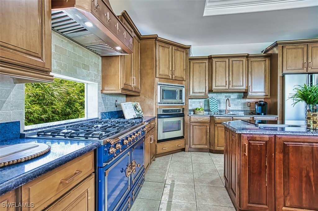 Sanibel, Florida, 33957, United States, 3 Bedrooms Bedrooms, ,3.5 BathroomsBathrooms,Residential,Forsale,1969852