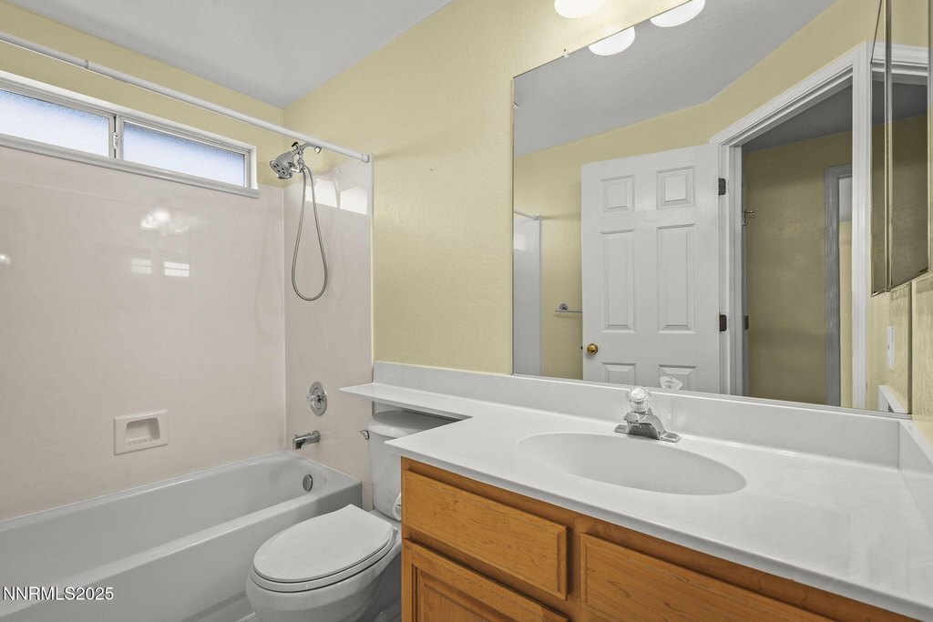 Sparks, Nevada, 89436, United States, 4 Bedrooms Bedrooms, ,3 BathroomsBathrooms,Residential,Forsale,1936737