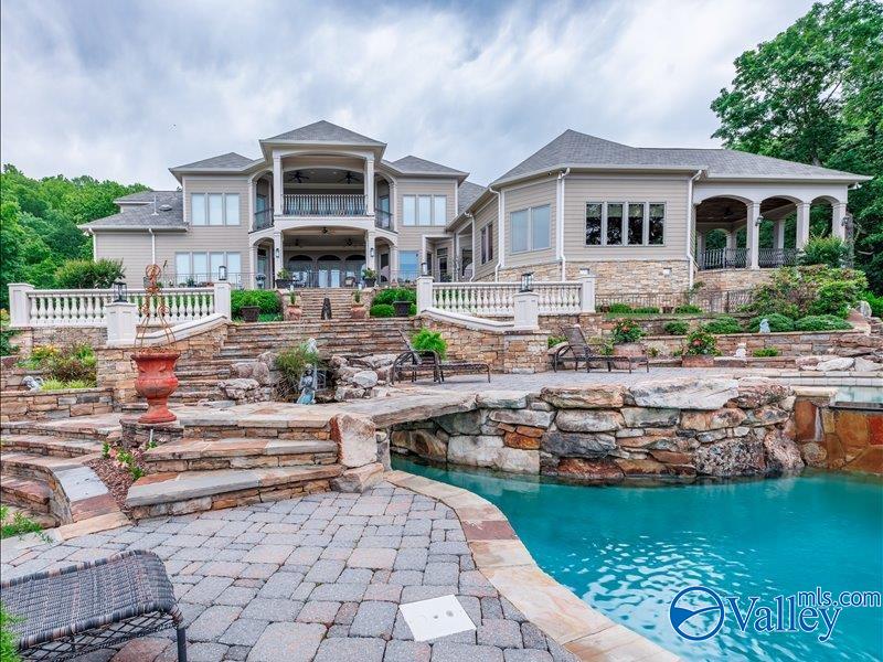 Huntsville, Alabama, 35801, United States, 6 Bedrooms Bedrooms, ,6.5 BathroomsBathrooms,Residential,Forsale,1997969