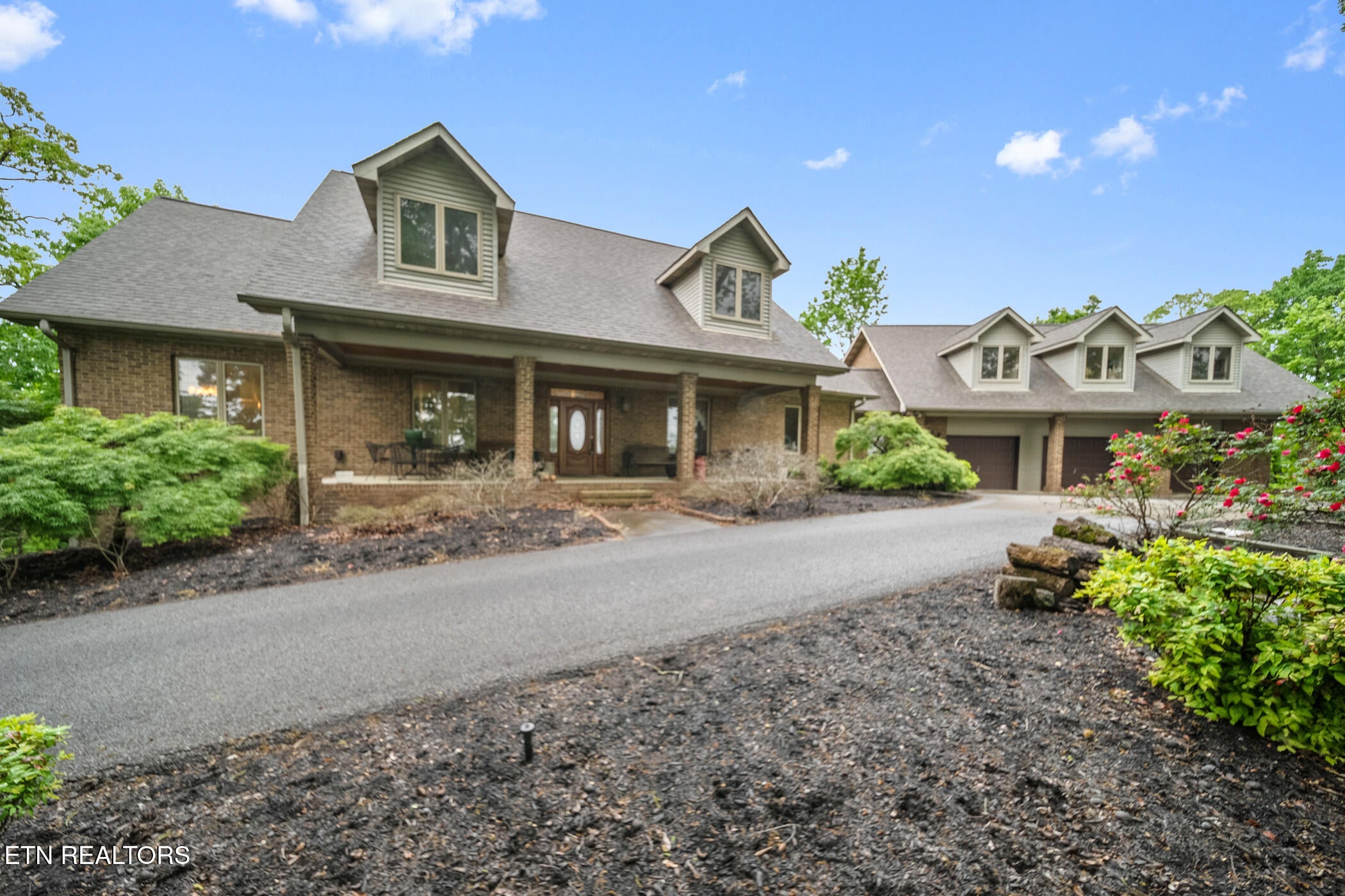 Sevierville, Tennessee, 37862, United States, 5 Bedrooms Bedrooms, ,4 BathroomsBathrooms,Residential,Forsale,1910169