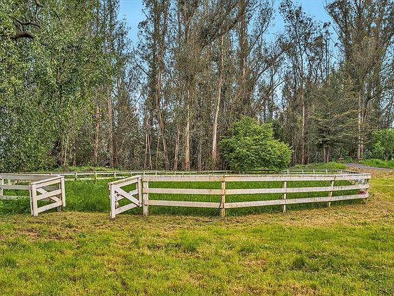 Petaluma, California, 94952, United States, 6 Bedrooms Bedrooms, ,5 BathroomsBathrooms,Residential,Forsale,1918976