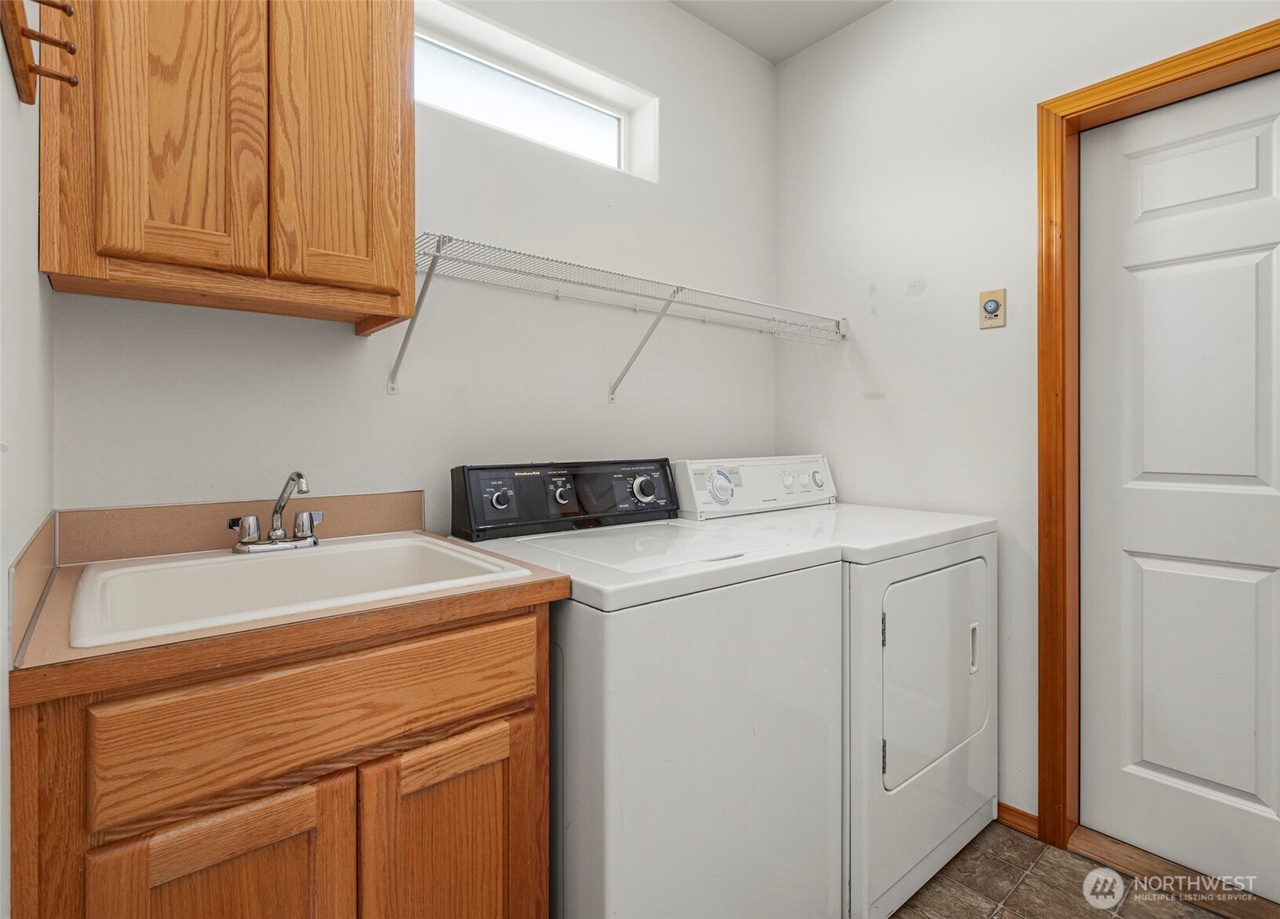 Oak Harbor, Washington, 98277, United States, 2 Bedrooms Bedrooms, ,2 BathroomsBathrooms,Residential,Forsale,1904629