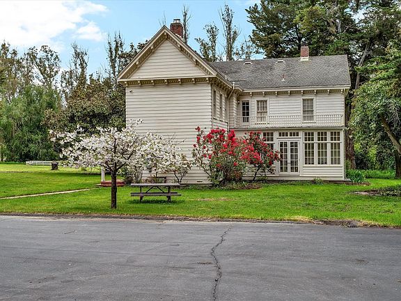Petaluma, California, 94952, United States, 6 Bedrooms Bedrooms, ,5 BathroomsBathrooms,Residential,Forsale,1918976
