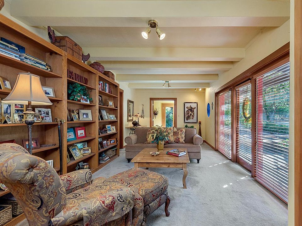 Sebastopol, California, 95472, United States, 2 Bedrooms Bedrooms, ,2 BathroomsBathrooms,Residential,Forsale,1997658