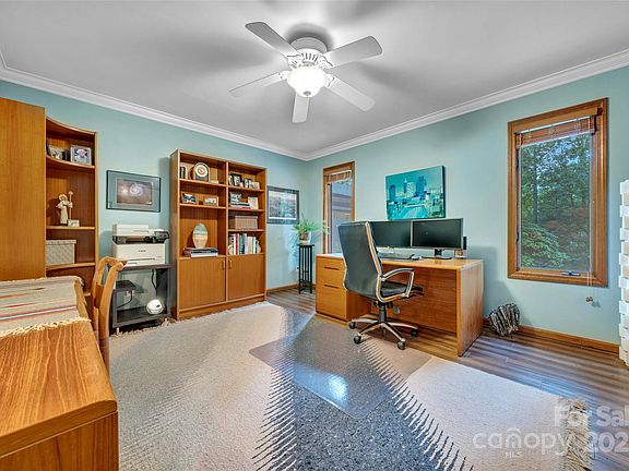 Laurel Park, North Carolina, 28739, United States, 3 Bedrooms Bedrooms, ,3 BathroomsBathrooms,Residential,Forsale,1904893