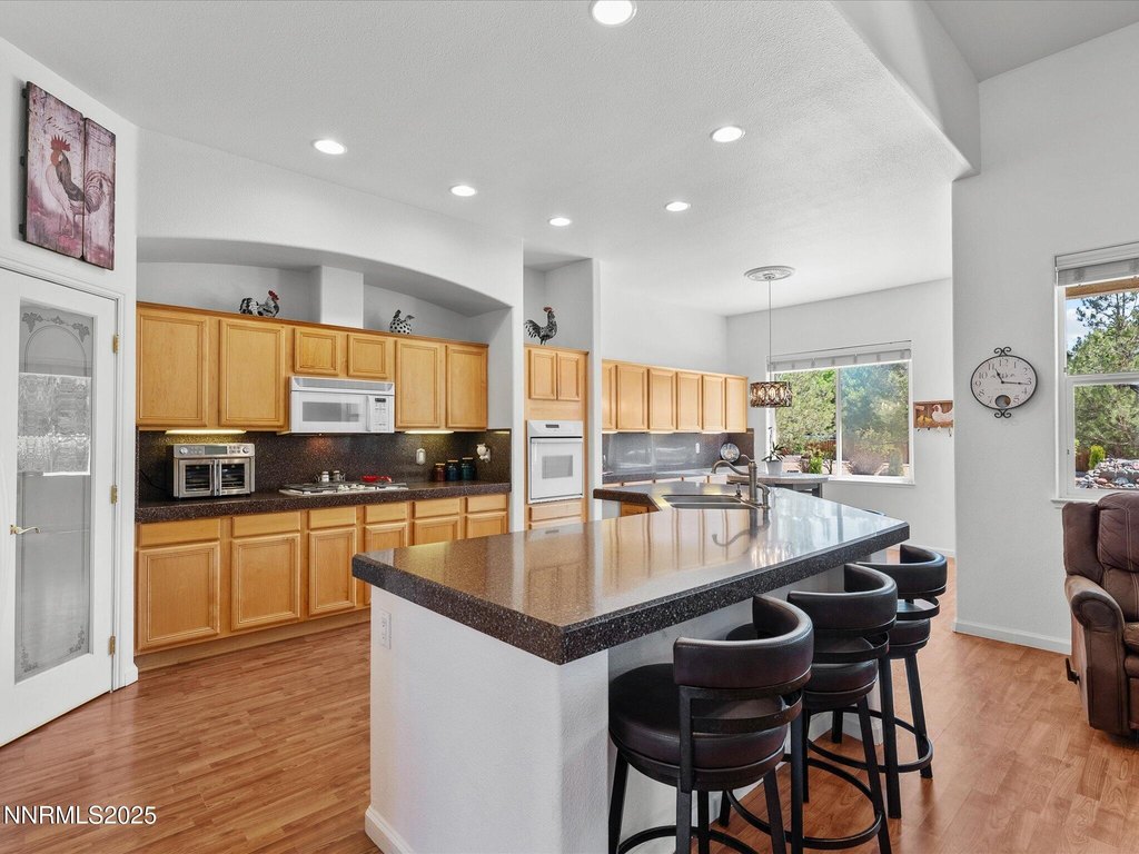 Sparks, Nevada, 89436, United States, 5 Bedrooms Bedrooms, ,3 BathroomsBathrooms,Residential,Forsale,1910324