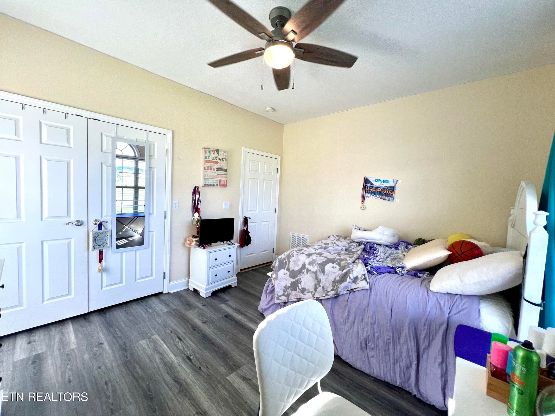 Sevierville, Tennessee, 37862, United States, 3 Bedrooms Bedrooms, ,2 BathroomsBathrooms,Residential,Forsale,1893776