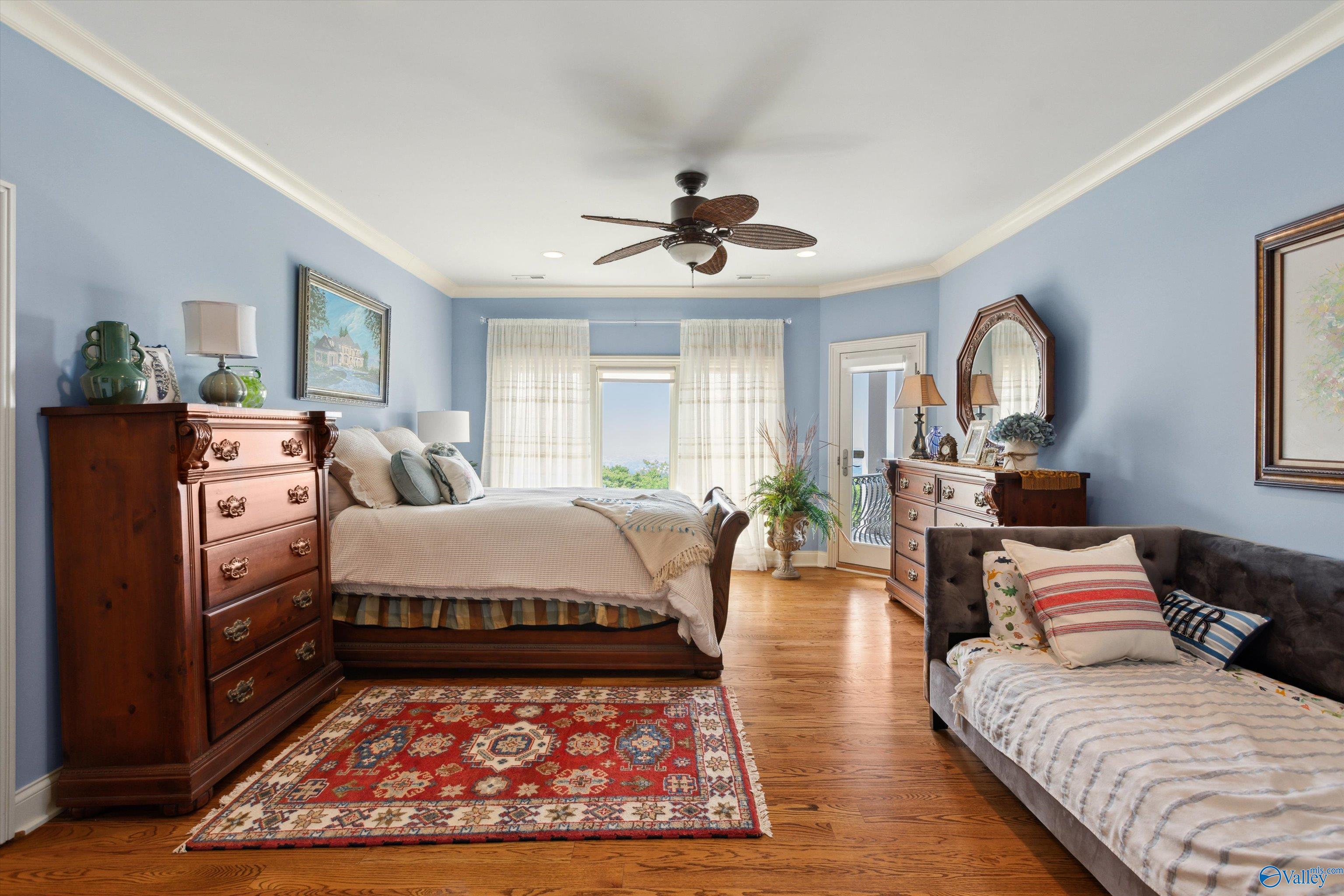 Huntsville, Alabama, 35801, United States, 6 Bedrooms Bedrooms, ,6.5 BathroomsBathrooms,Residential,Forsale,1997969