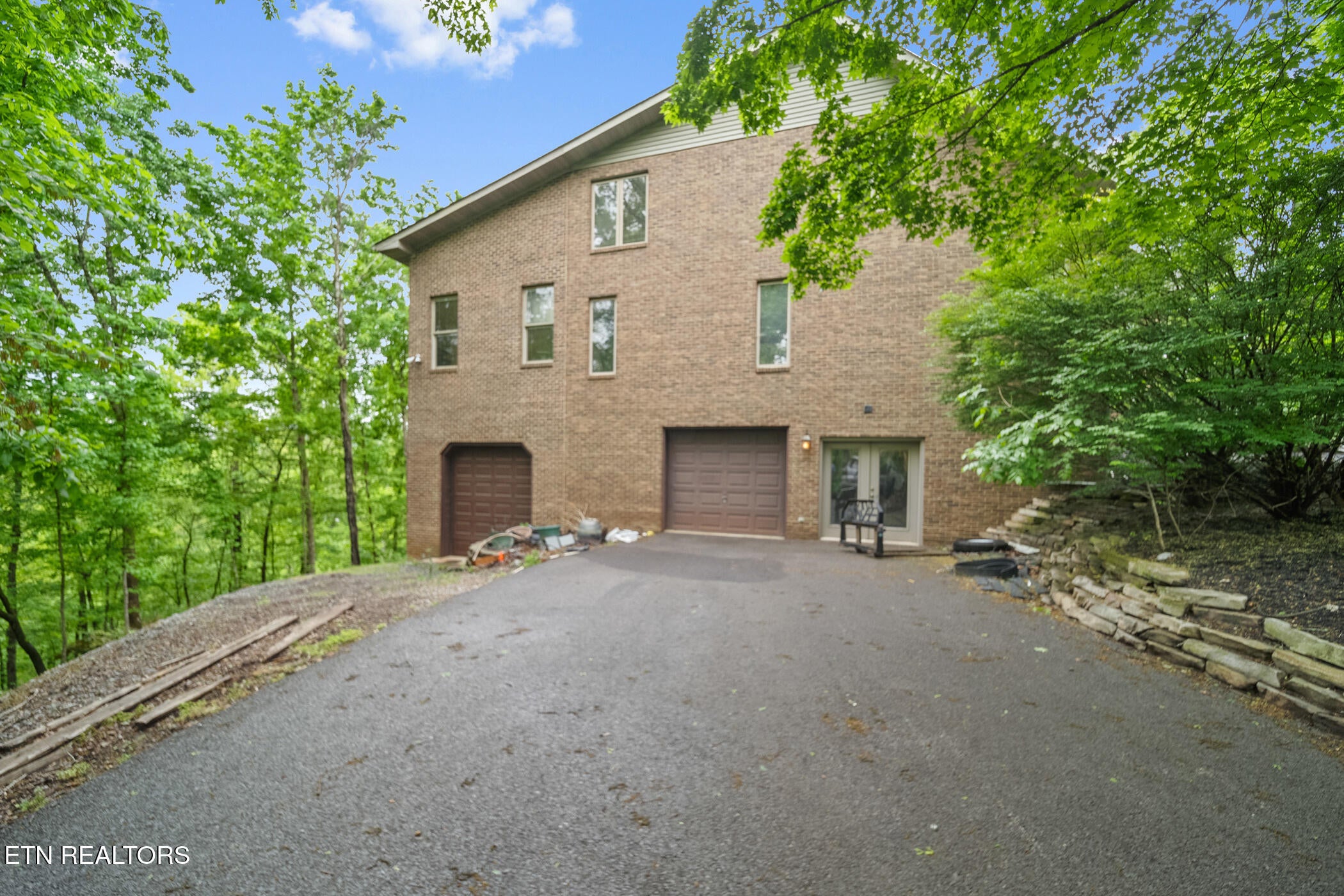 Sevierville, Tennessee, 37862, United States, 5 Bedrooms Bedrooms, ,4 BathroomsBathrooms,Residential,Forsale,1910169