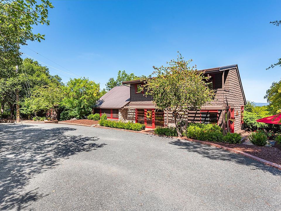 Sebastopol, California, 95472, United States, 2 Bedrooms Bedrooms, ,2 BathroomsBathrooms,Residential,Forsale,1997658