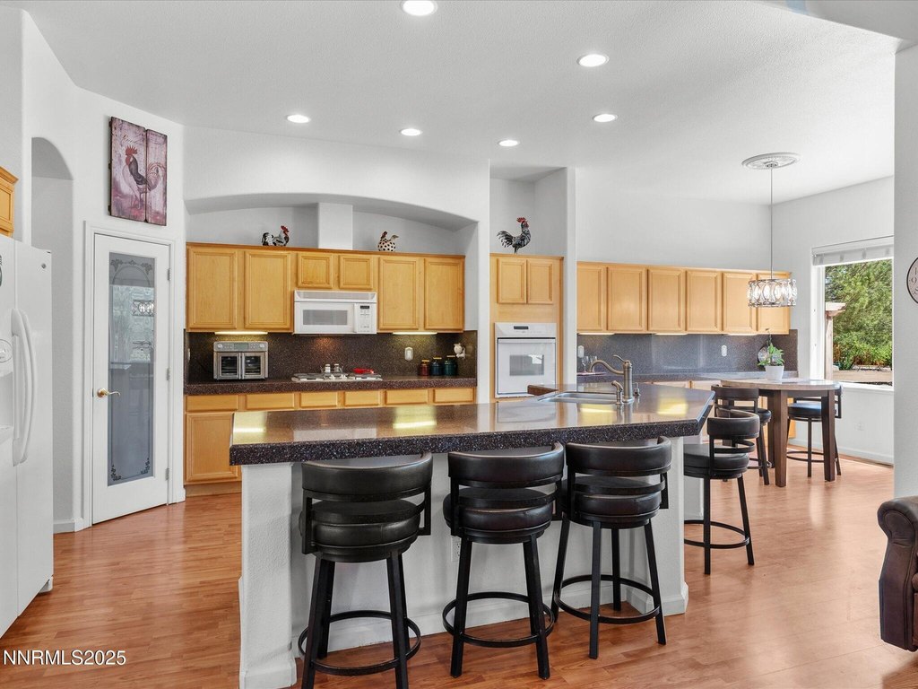 Sparks, Nevada, 89436, United States, 5 Bedrooms Bedrooms, ,3 BathroomsBathrooms,Residential,Forsale,1910324