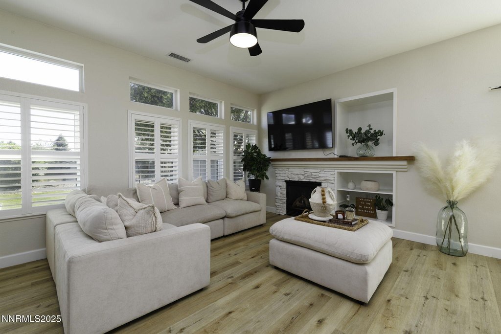 Sparks, Nevada, 89436, United States, 3 Bedrooms Bedrooms, ,2 BathroomsBathrooms,Residential,Forsale,1910316