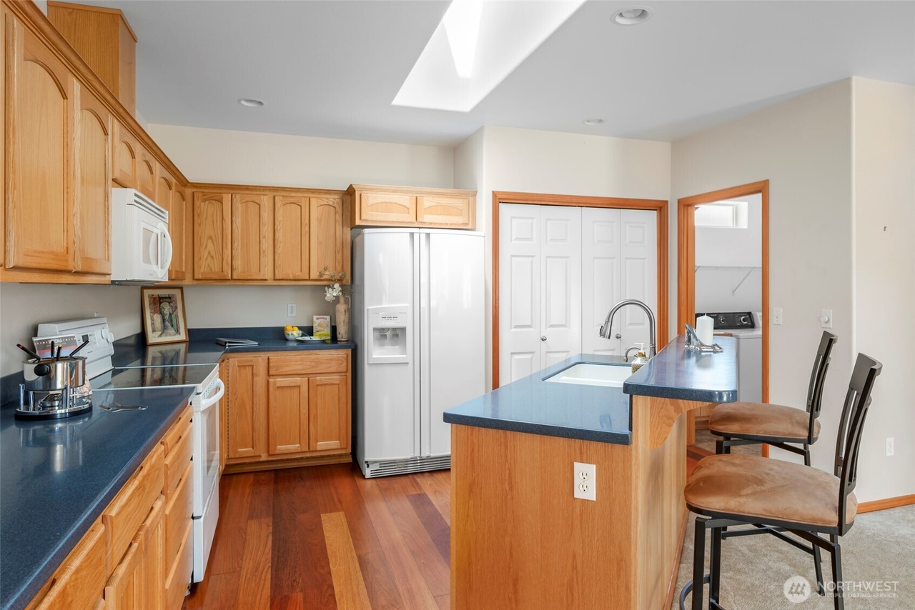 Oak Harbor, Washington, 98277, United States, 2 Bedrooms Bedrooms, ,2 BathroomsBathrooms,Residential,Forsale,1904629