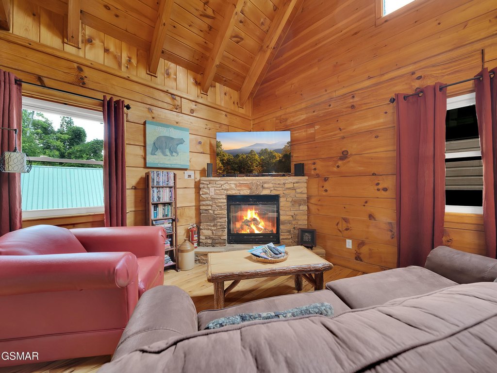 Gatlinburg, Tennessee, 37738, United States, 2 Bedrooms Bedrooms, ,2 BathroomsBathrooms,Residential,Forsale,1910184