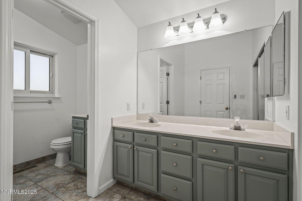 Sparks, Nevada, 89436, United States, 4 Bedrooms Bedrooms, ,3 BathroomsBathrooms,Residential,Forsale,1936737